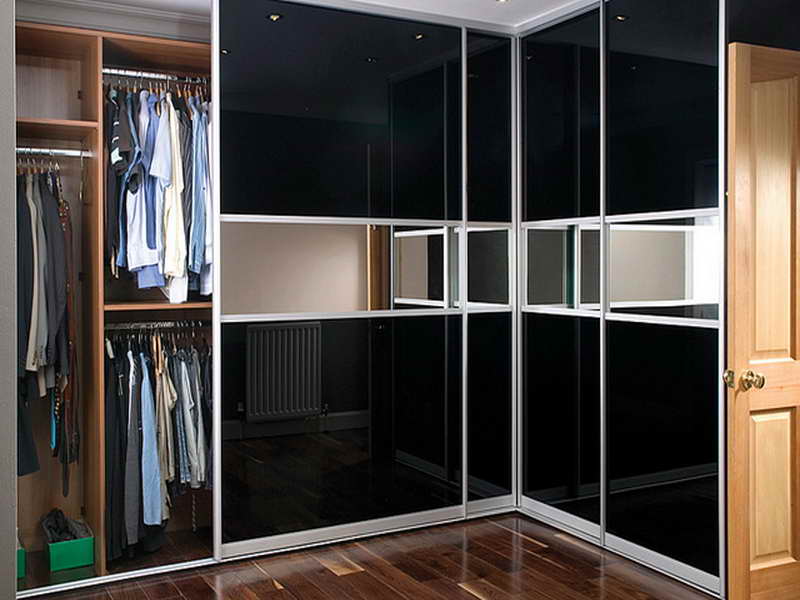 Corner deals sliding wardrobe